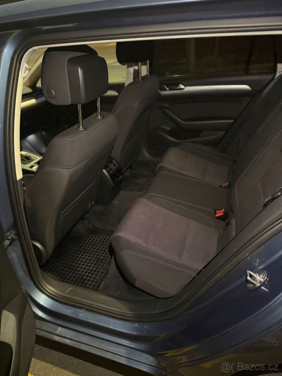2015 Volkswagen PASSAT - 7