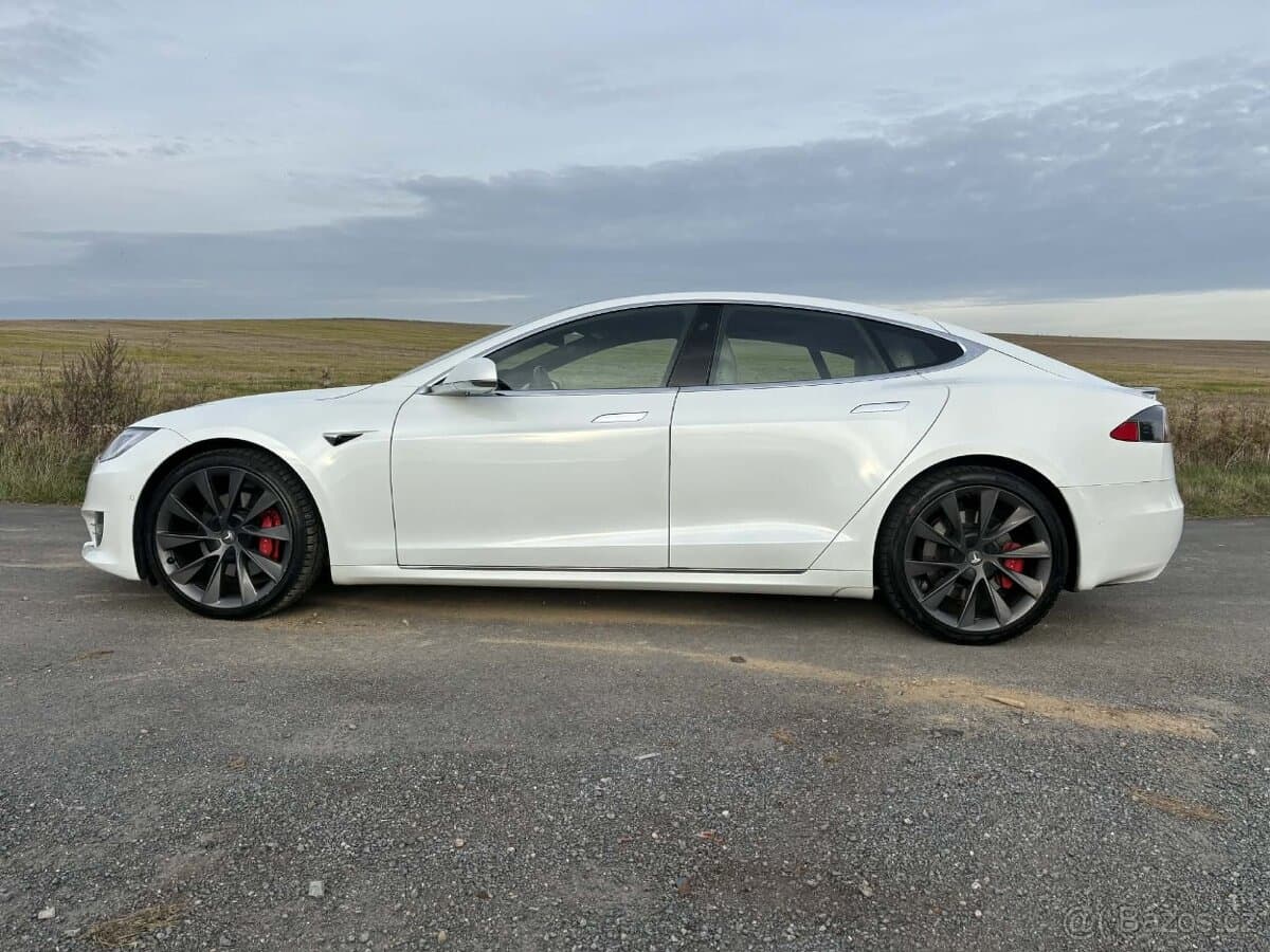 2020 Tesla MODEL S - 7