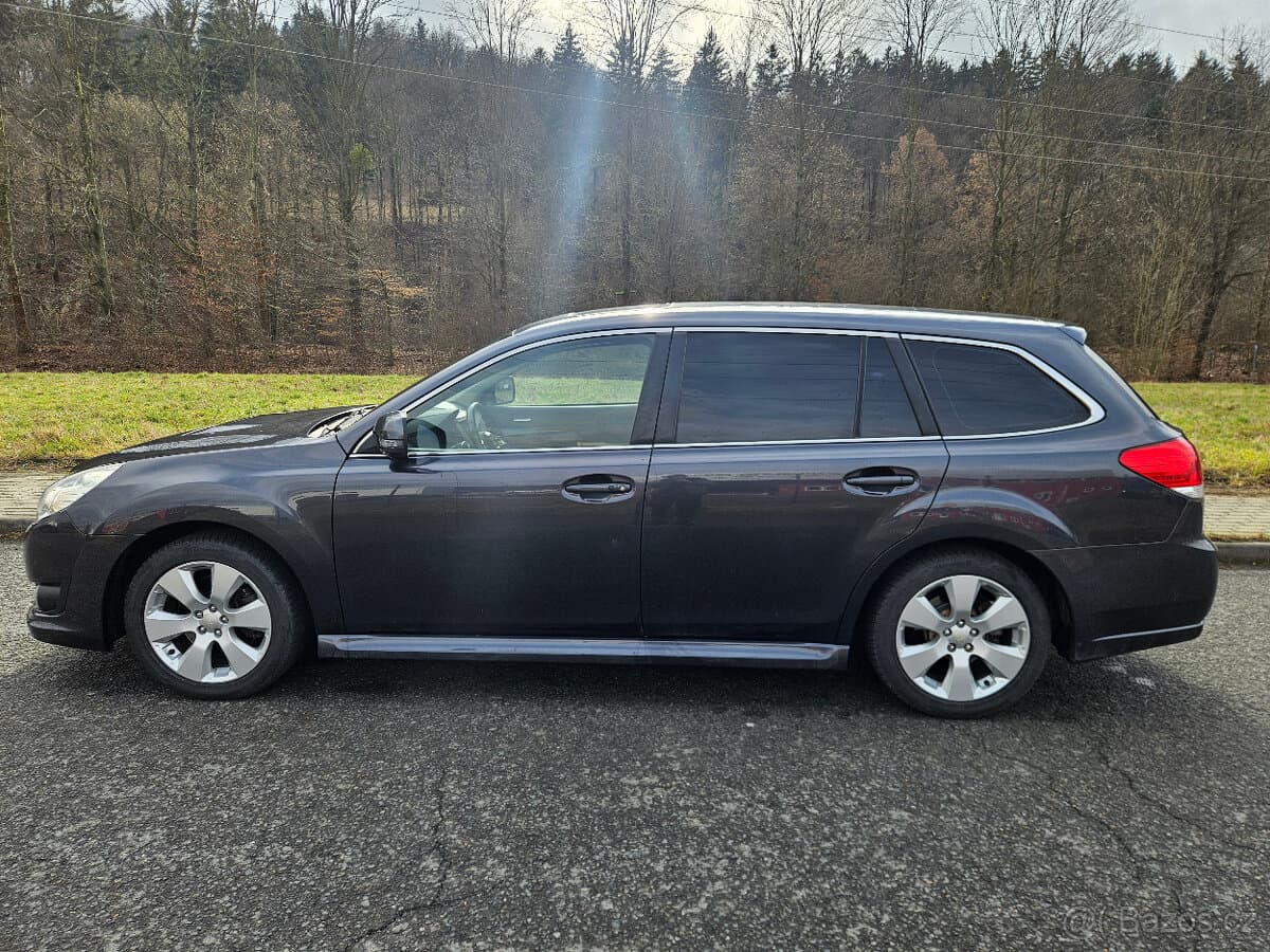 2010 Subaru LEGACY - 7