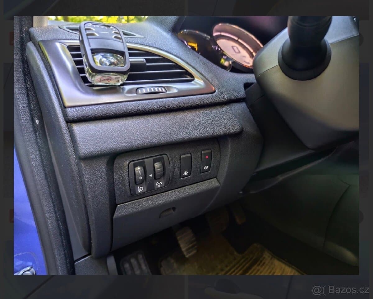 Renault MEGANE - 7