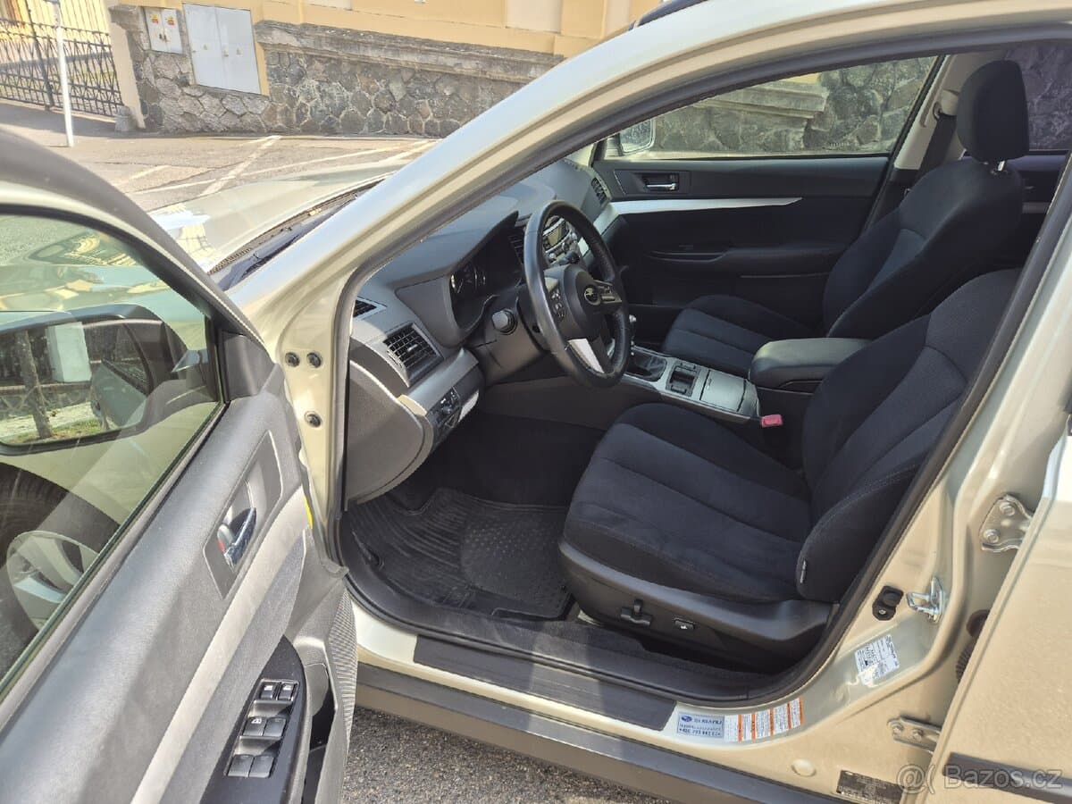 2011 Subaru OUTBACK - 7