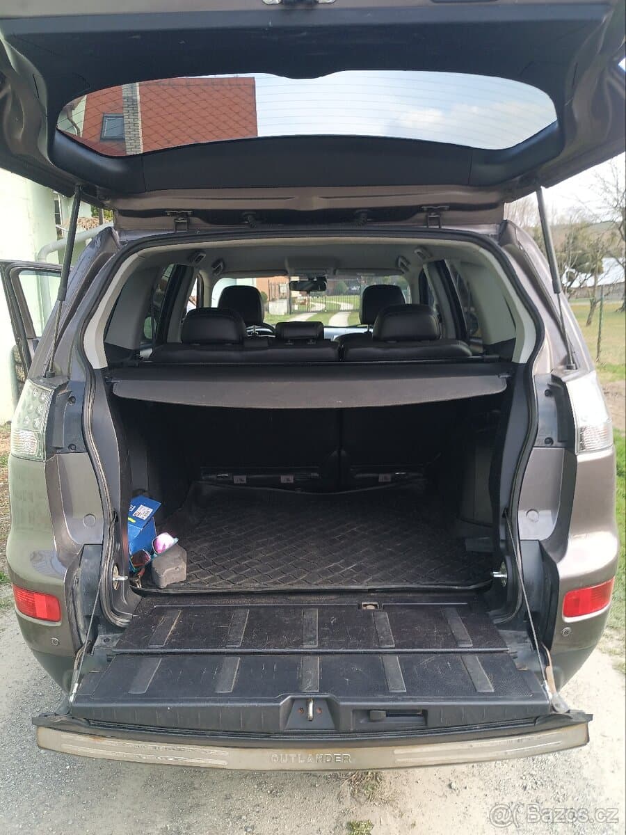 Mitsubishi OUTLANDER - 7