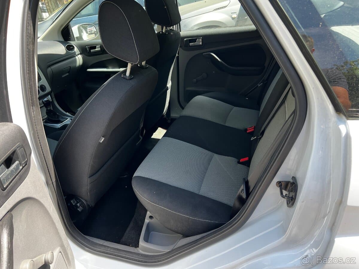 2011 Ford FOCUS - 7