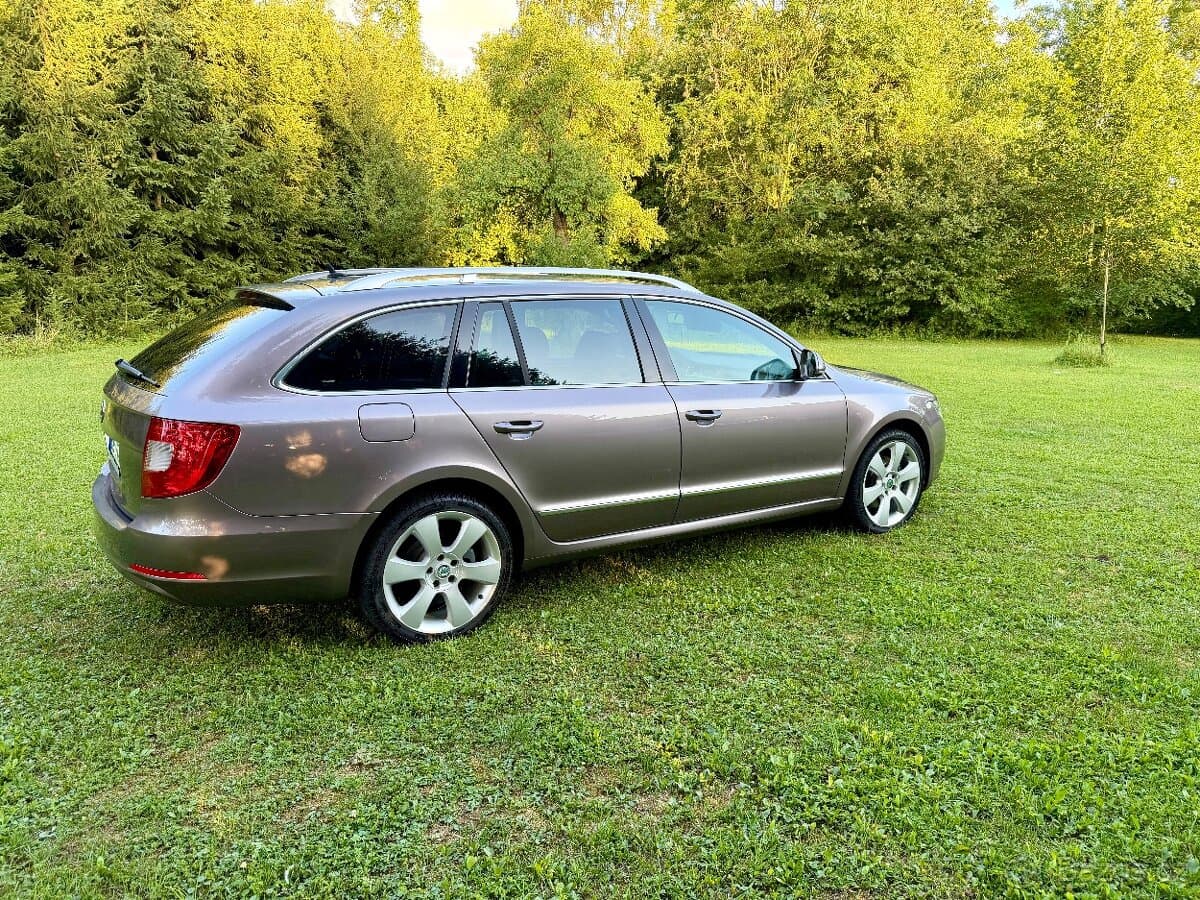 2011 Škoda SUPERB - 7