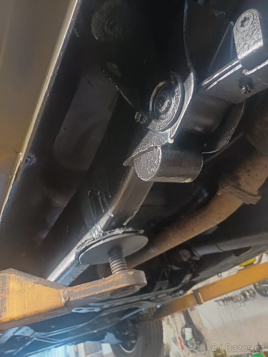 2005 Nissan NAVARA - 7