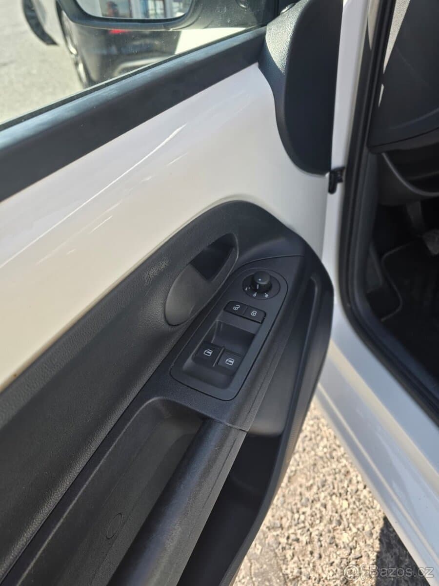 2015 Volkswagen UP! - 7