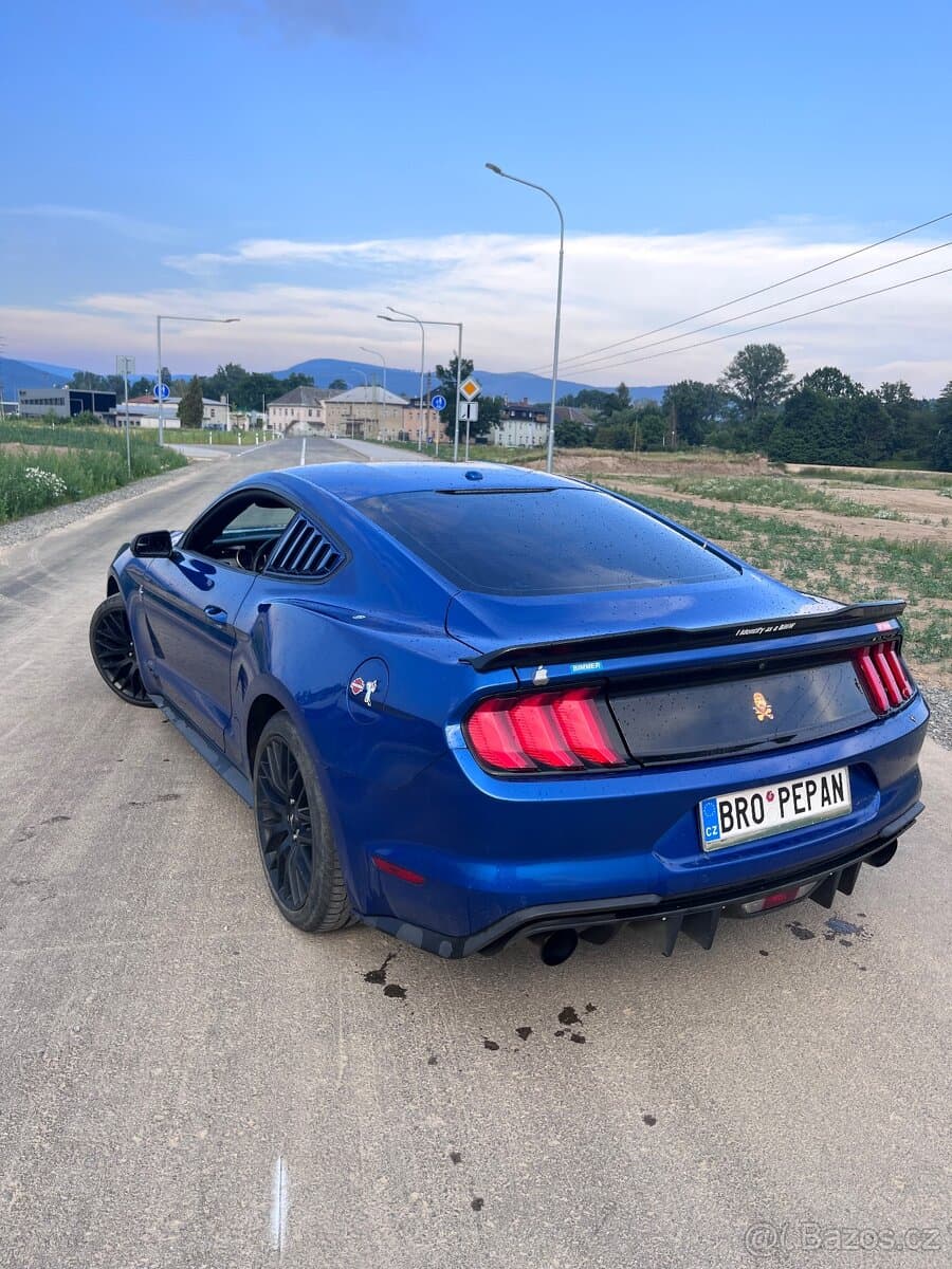 2018 Ford MUSTANG - 7
