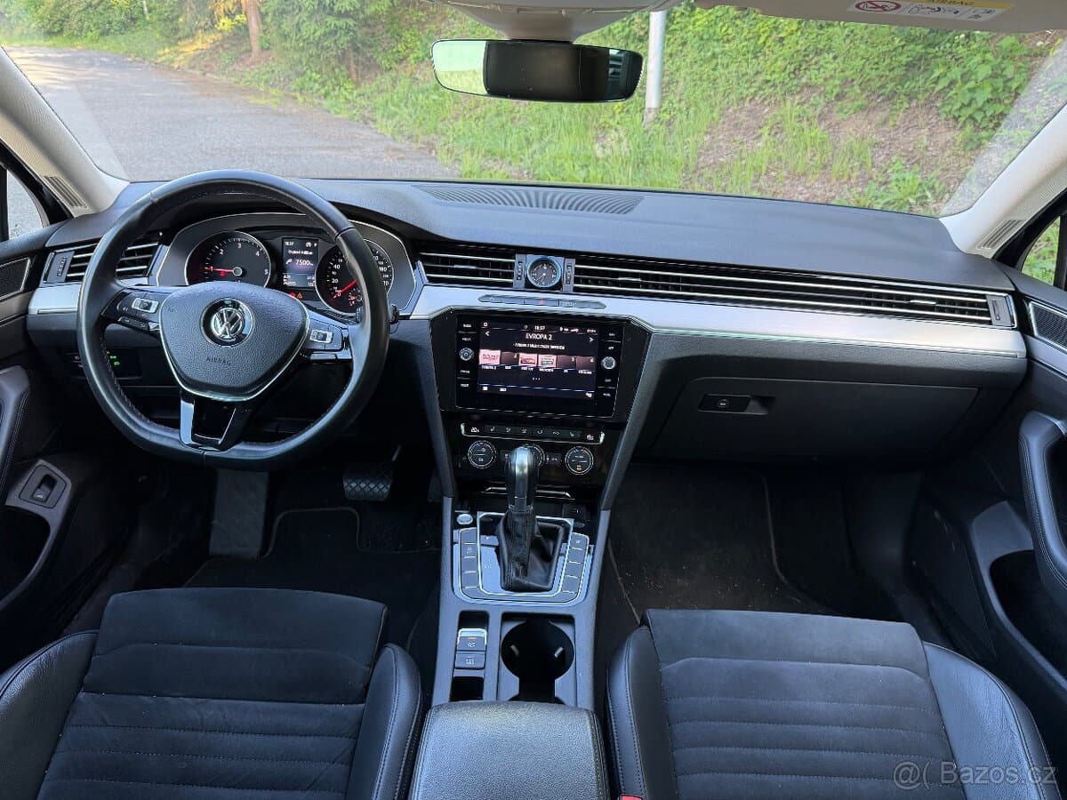 2019 Volkswagen PASSAT - 7