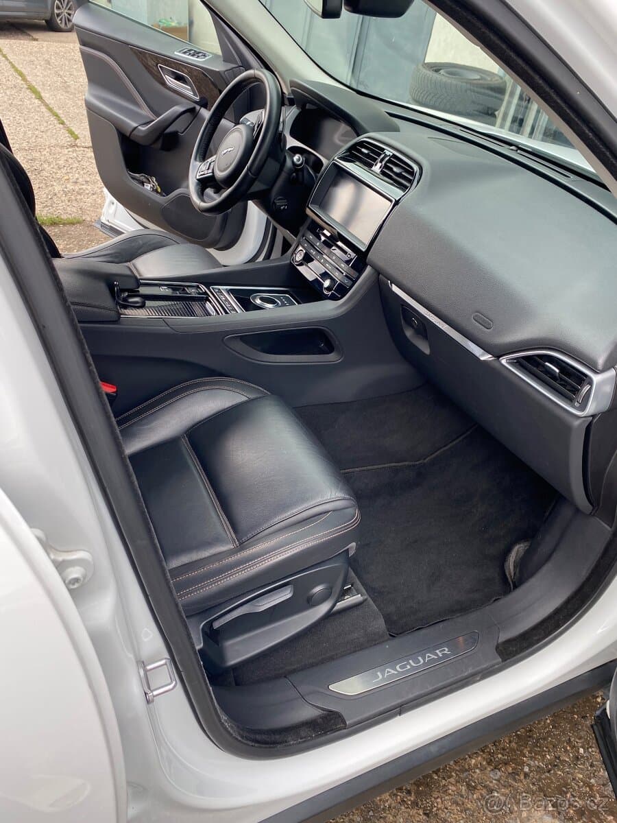 2018 Jaguar F-PACE - 7