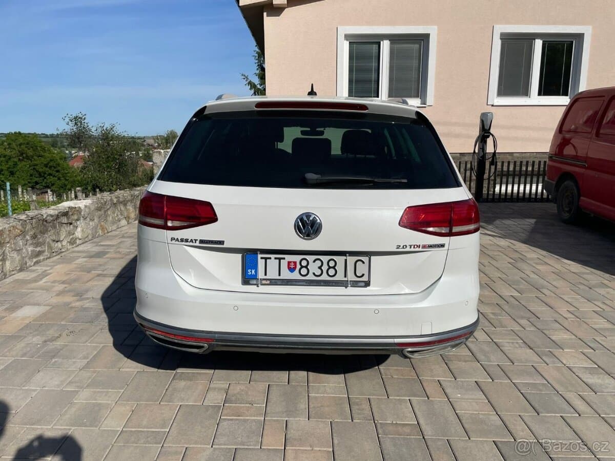 2017 Volkswagen PASSAT - 7