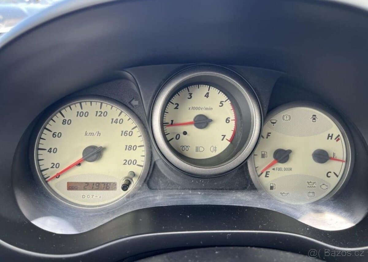 2003 Toyota RAV4 - 7