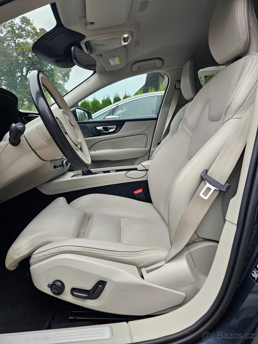 2019 Volvo V60 - 7