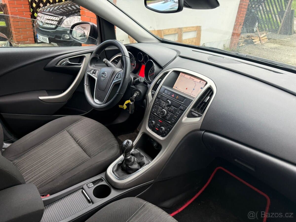 2011 Opel ASTRA - 7