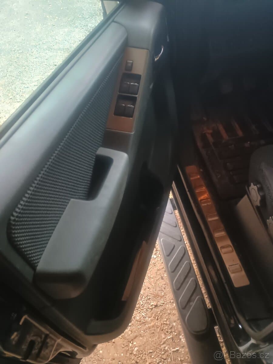 2009 Nissan NAVARA - 7