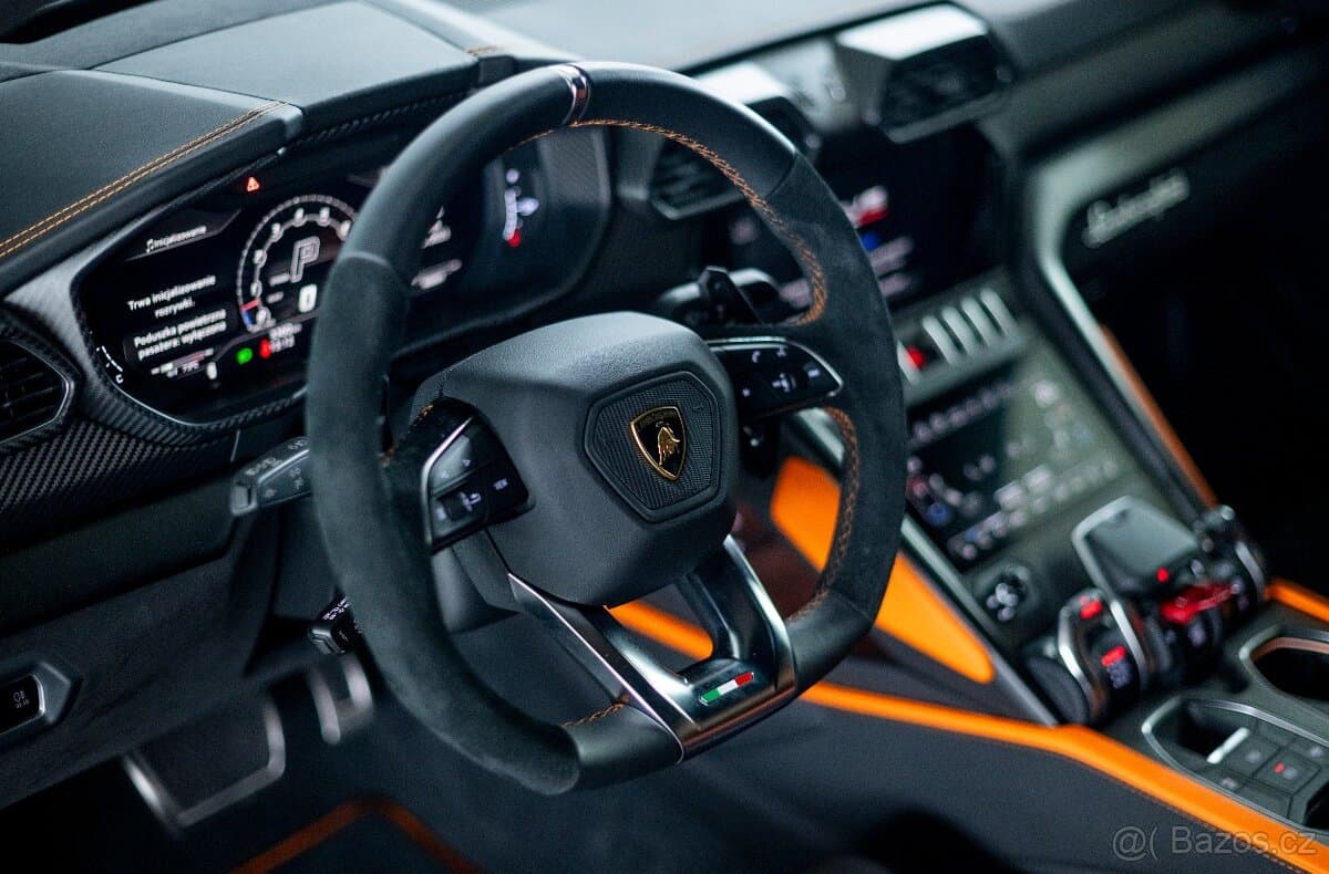 2022 Lamborghini URUS - 7