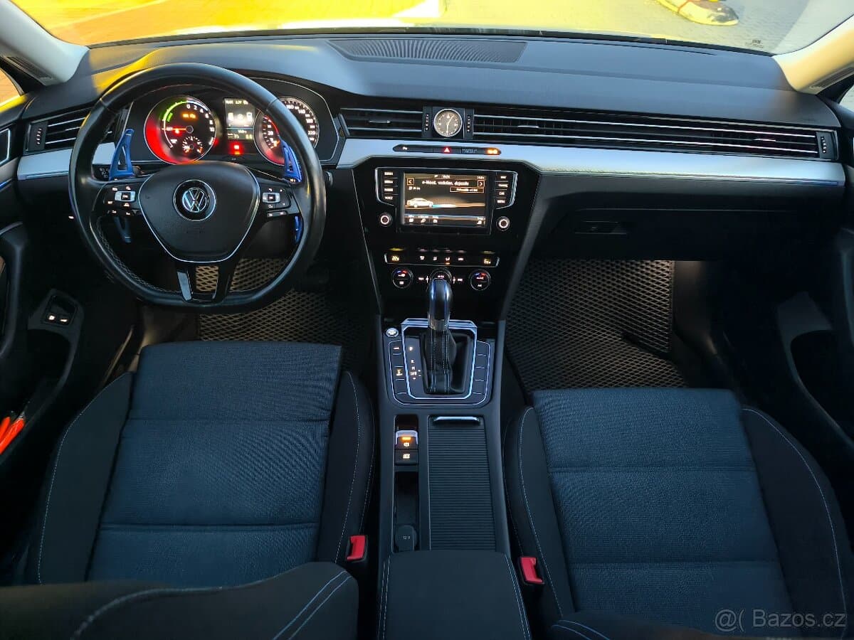 2016 Volkswagen PASSAT - 7