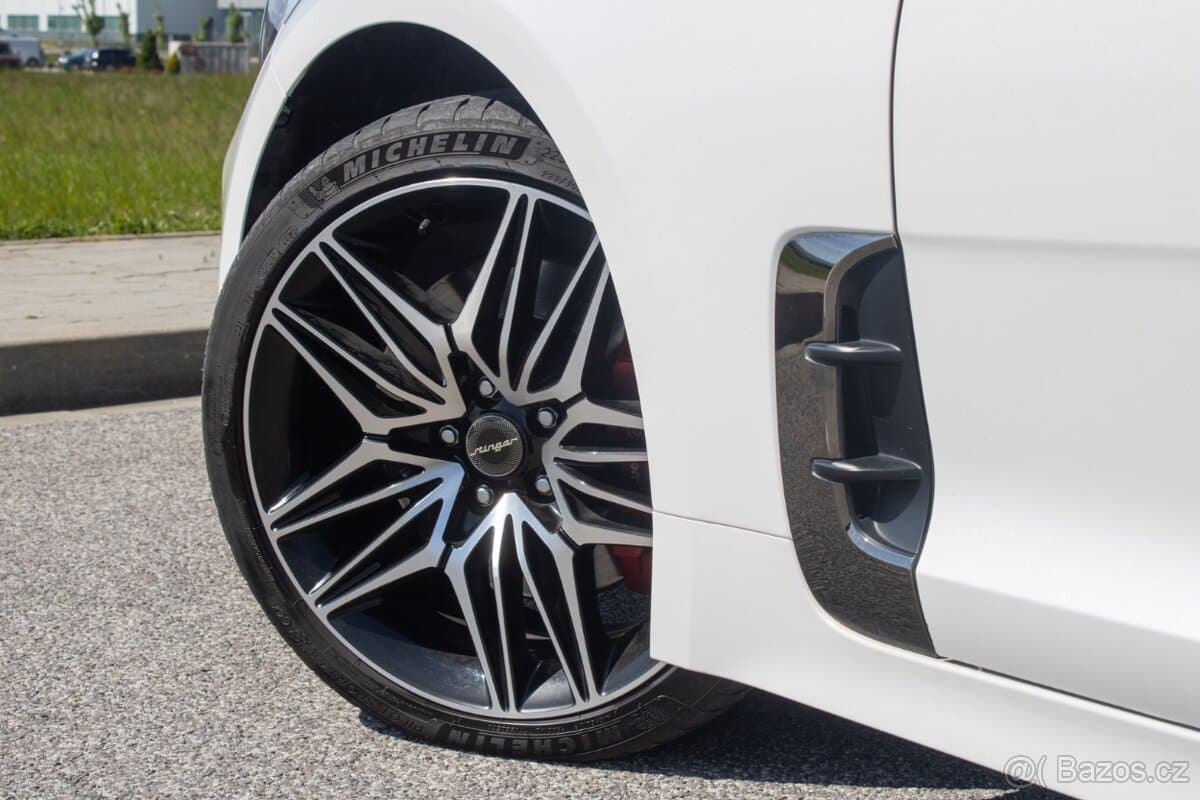 2021 Kia STINGER - 7