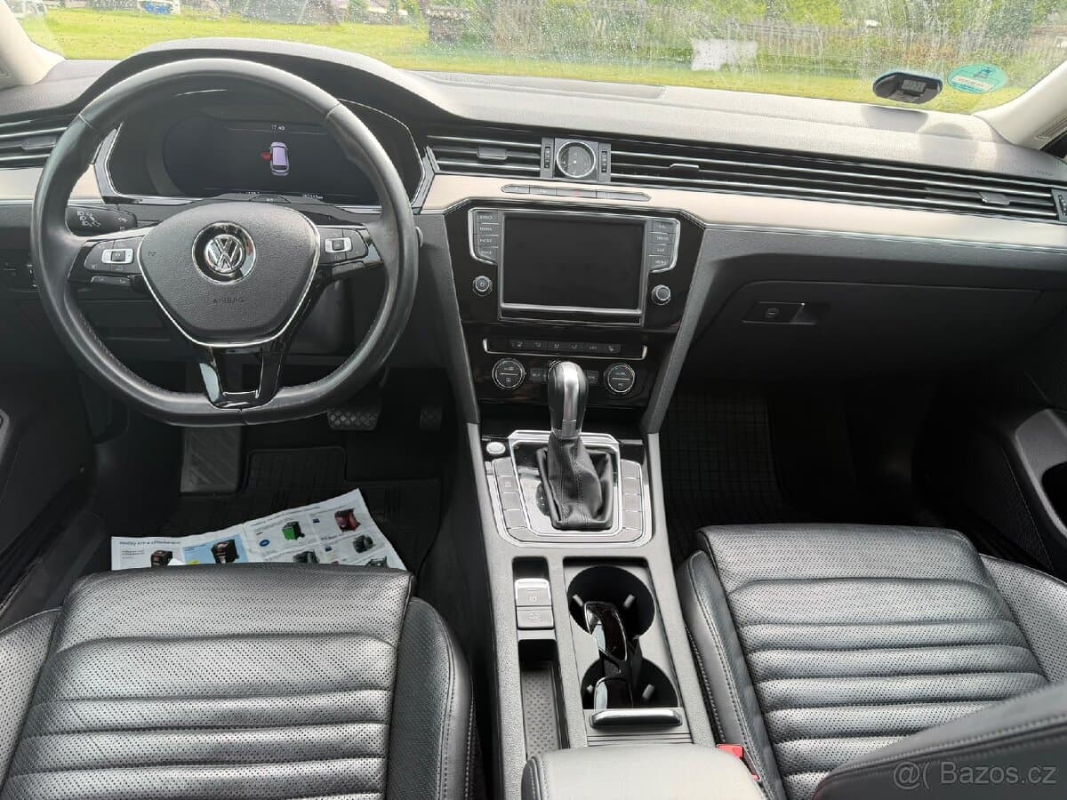 2016 Volkswagen PASSAT - 7