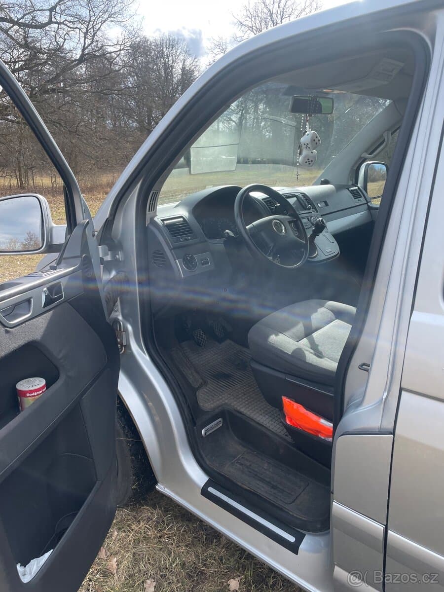 Volkswagen MULTIVAN - 7