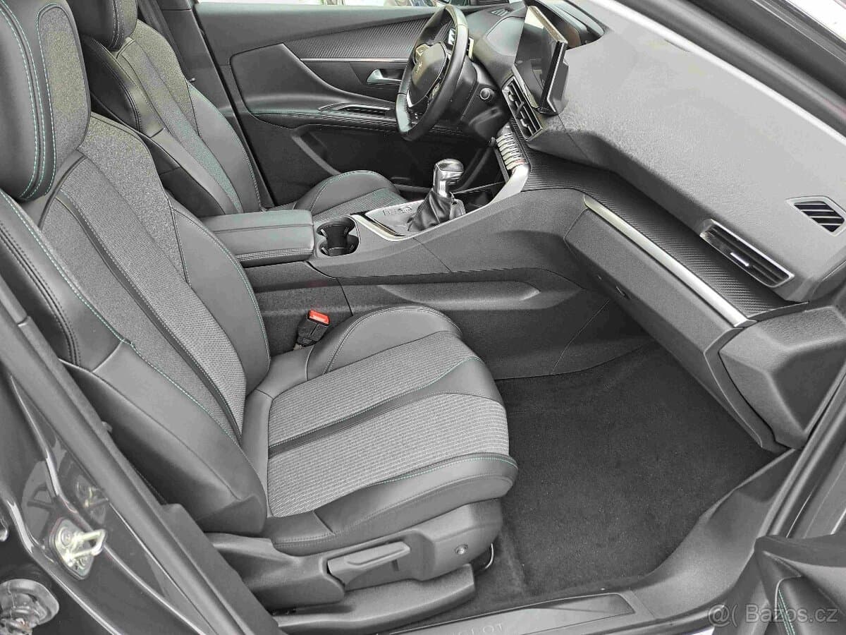 2022 Peugeot 5008 - 7