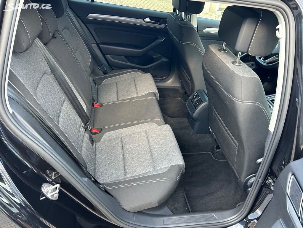 2022 Volkswagen PASSAT - 7