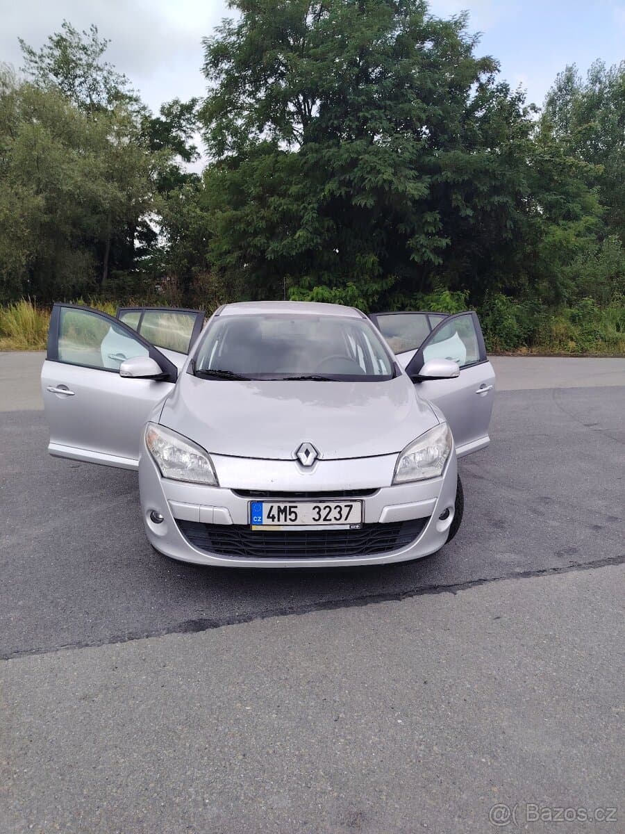 2010 Renault MEGANE - 7