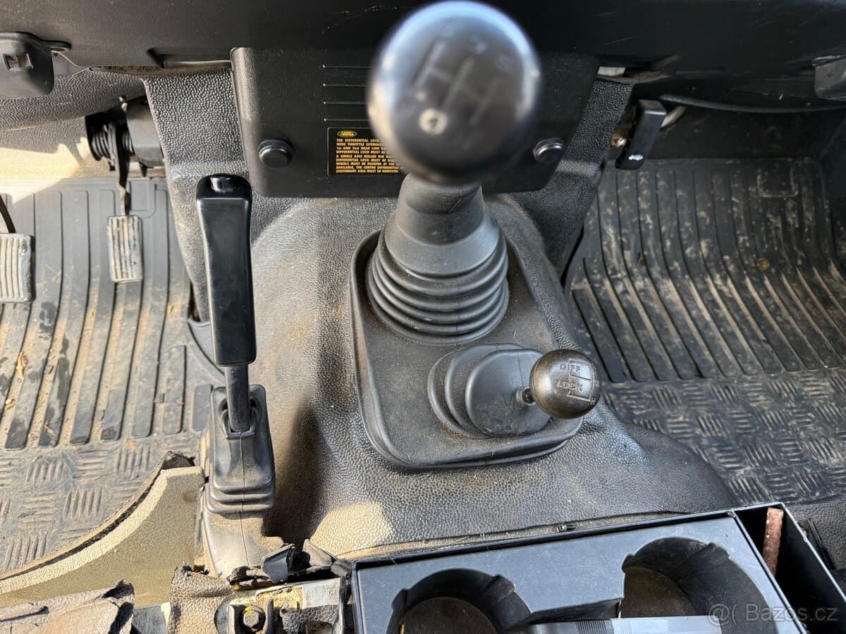 2002 Land Rover DEFENDER - 7