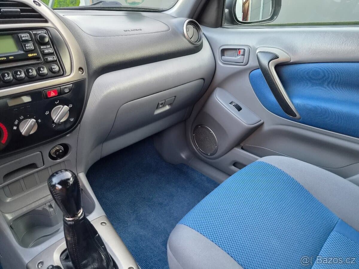 2003 Toyota RAV4 - 7