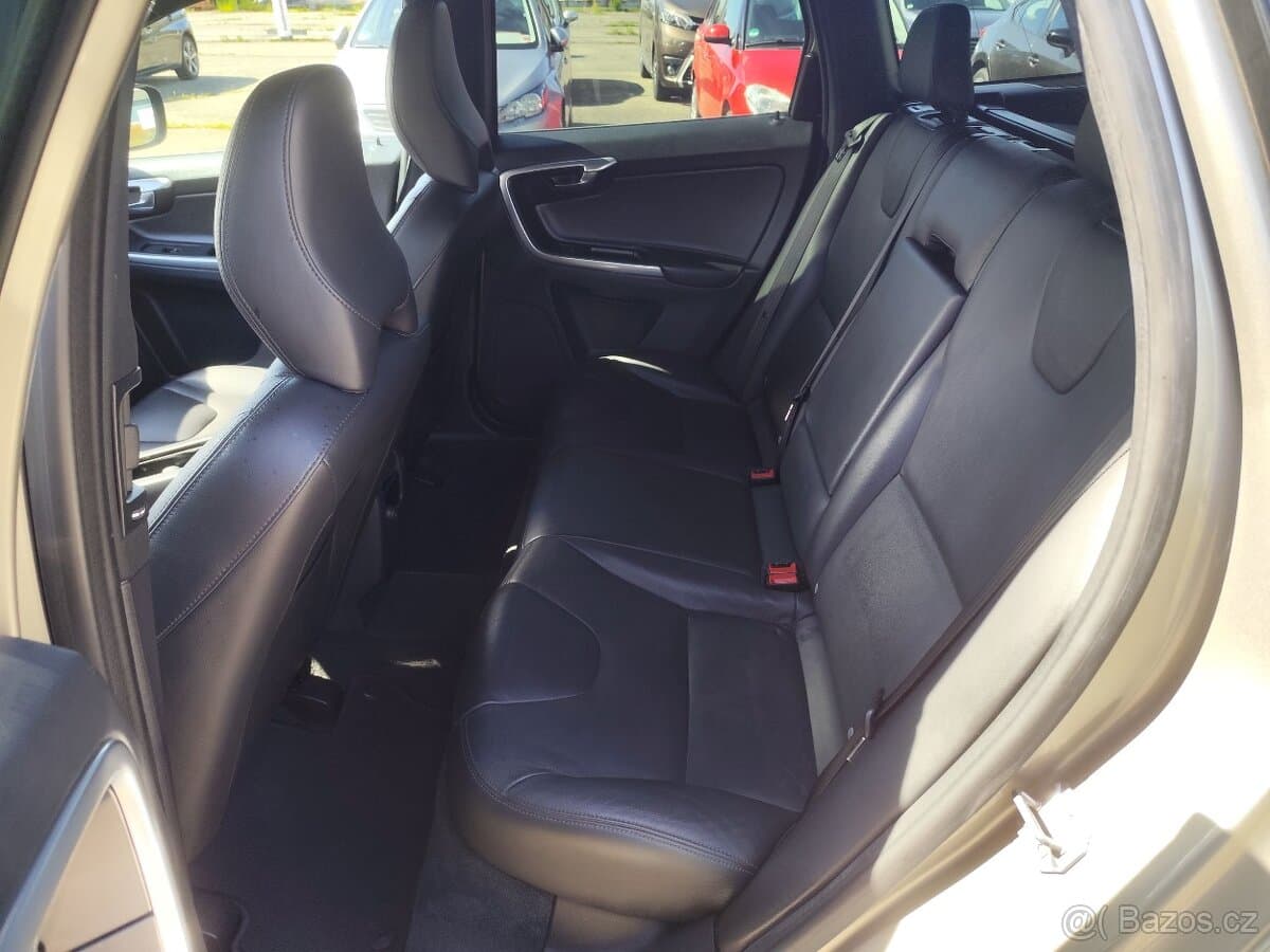 2016 Volvo XC60 - 7