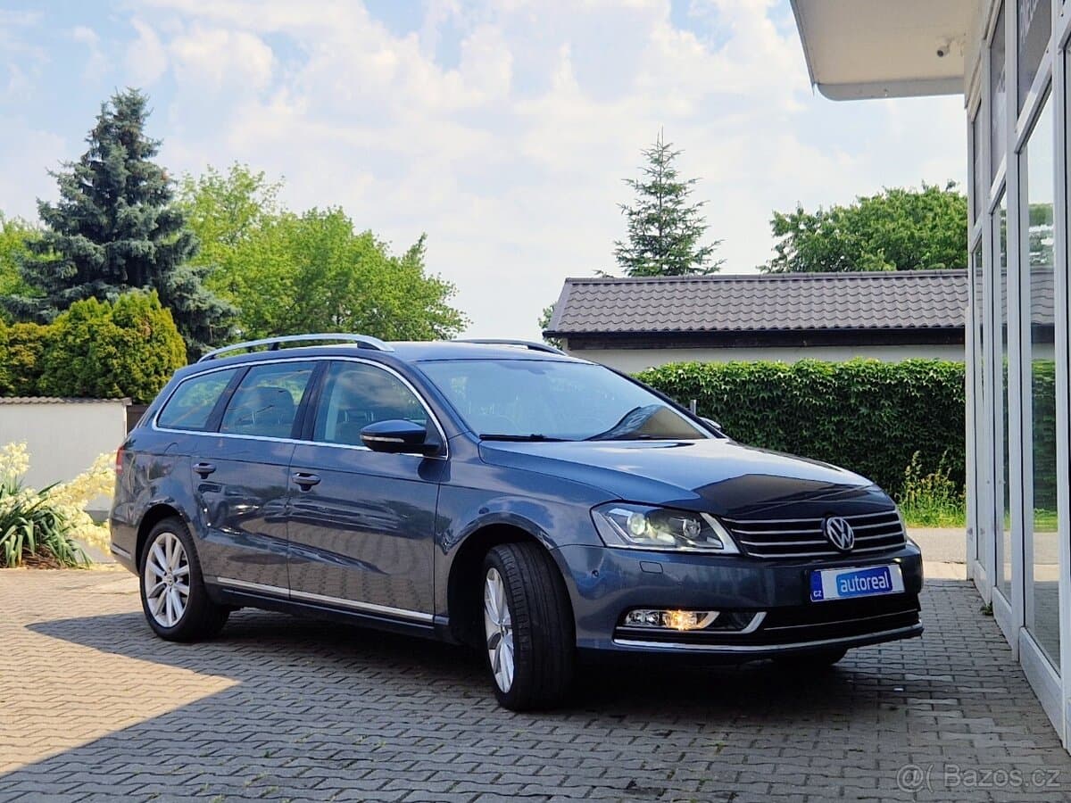 2012 Volkswagen PASSAT - 7
