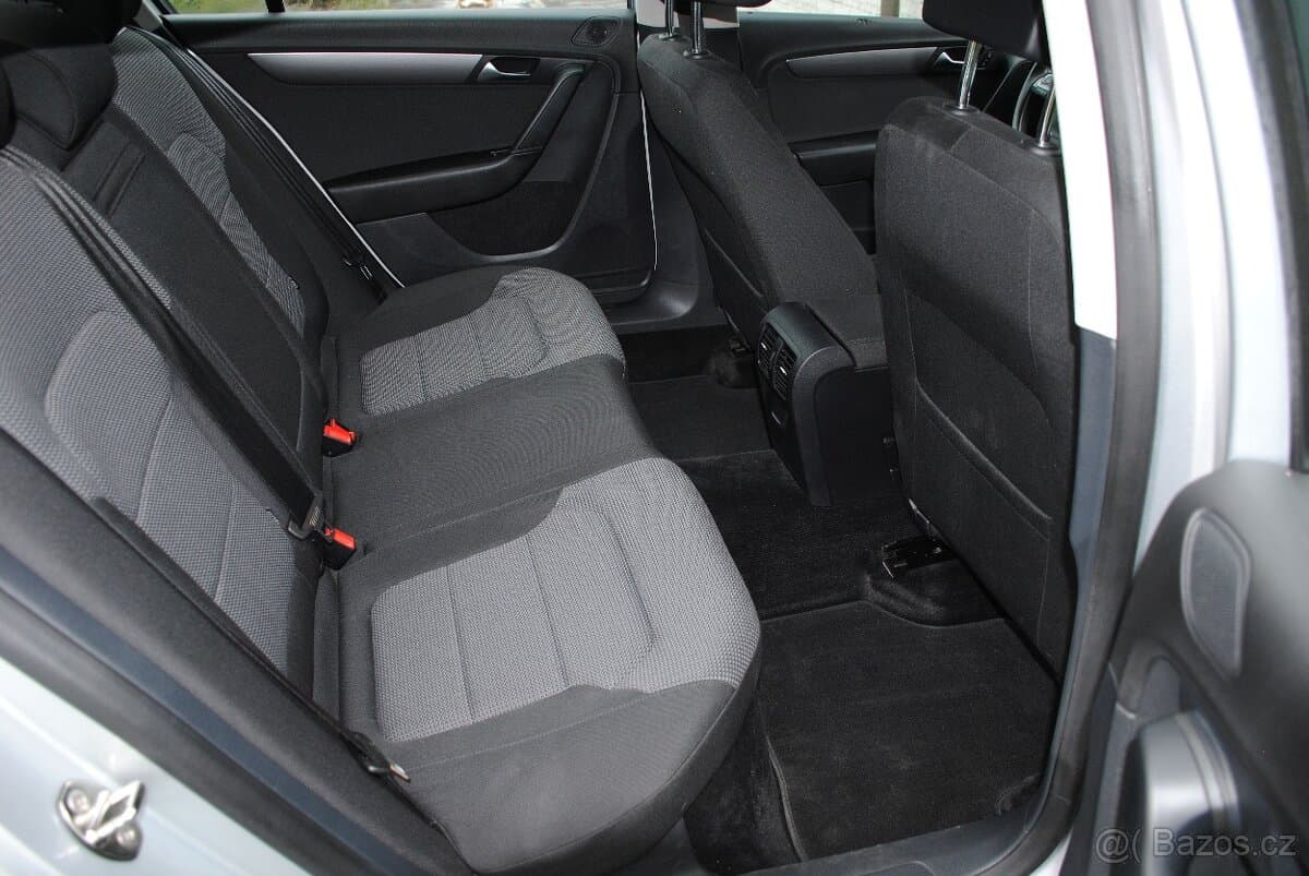 2011 Volkswagen PASSAT - 7