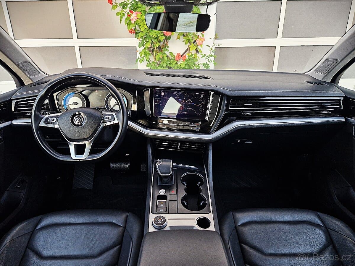 2019 Volkswagen TOUAREG - 7