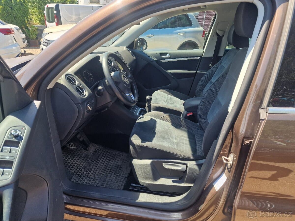 2011 Volkswagen TIGUAN - 7