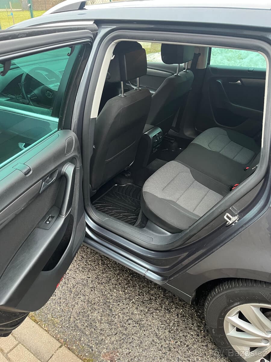 2011 Volkswagen PASSAT - 7