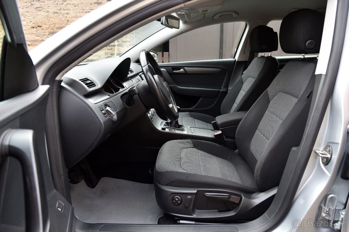 2012 Volkswagen PASSAT - 7