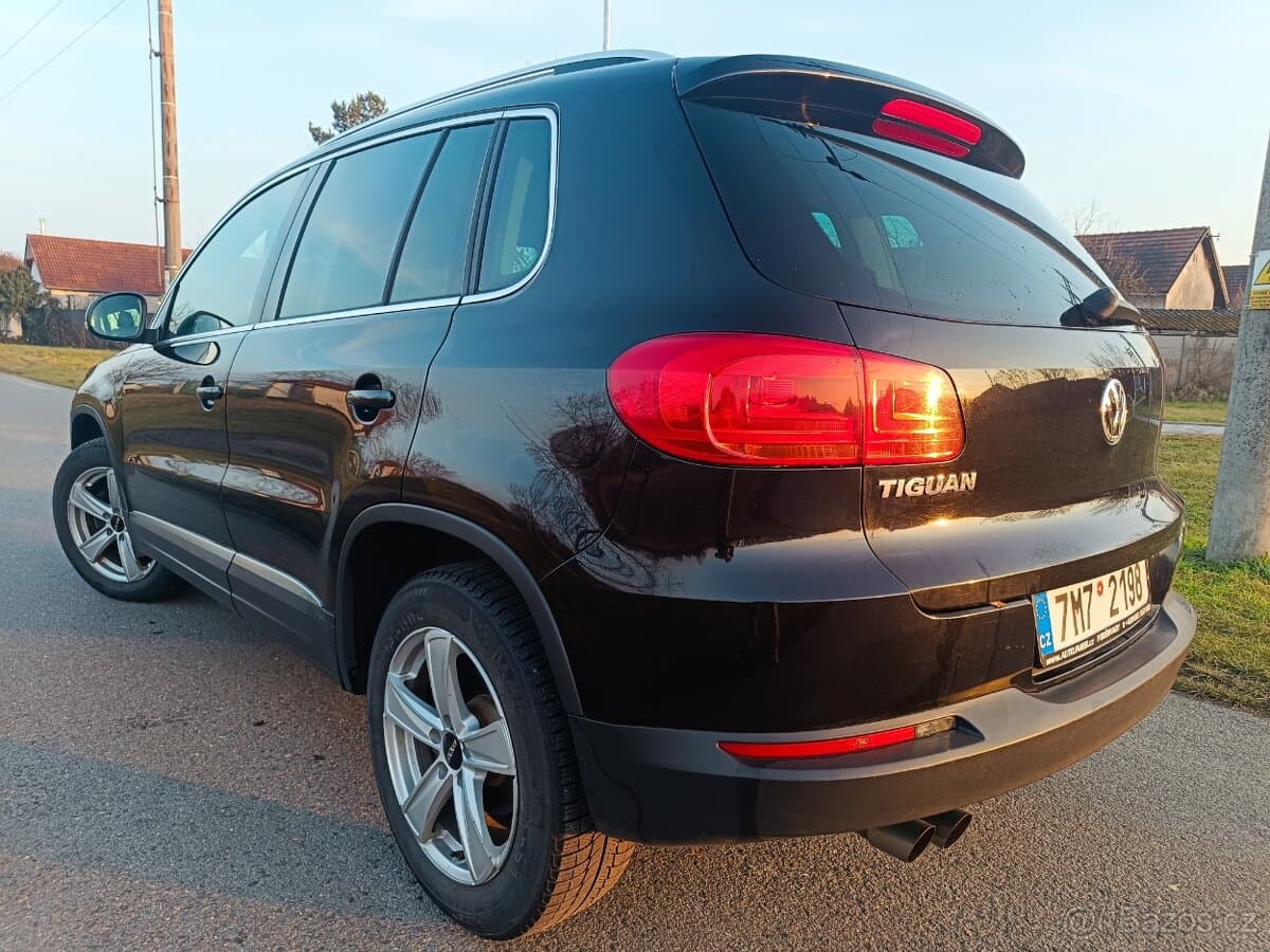 2011 Volkswagen TIGUAN - 7