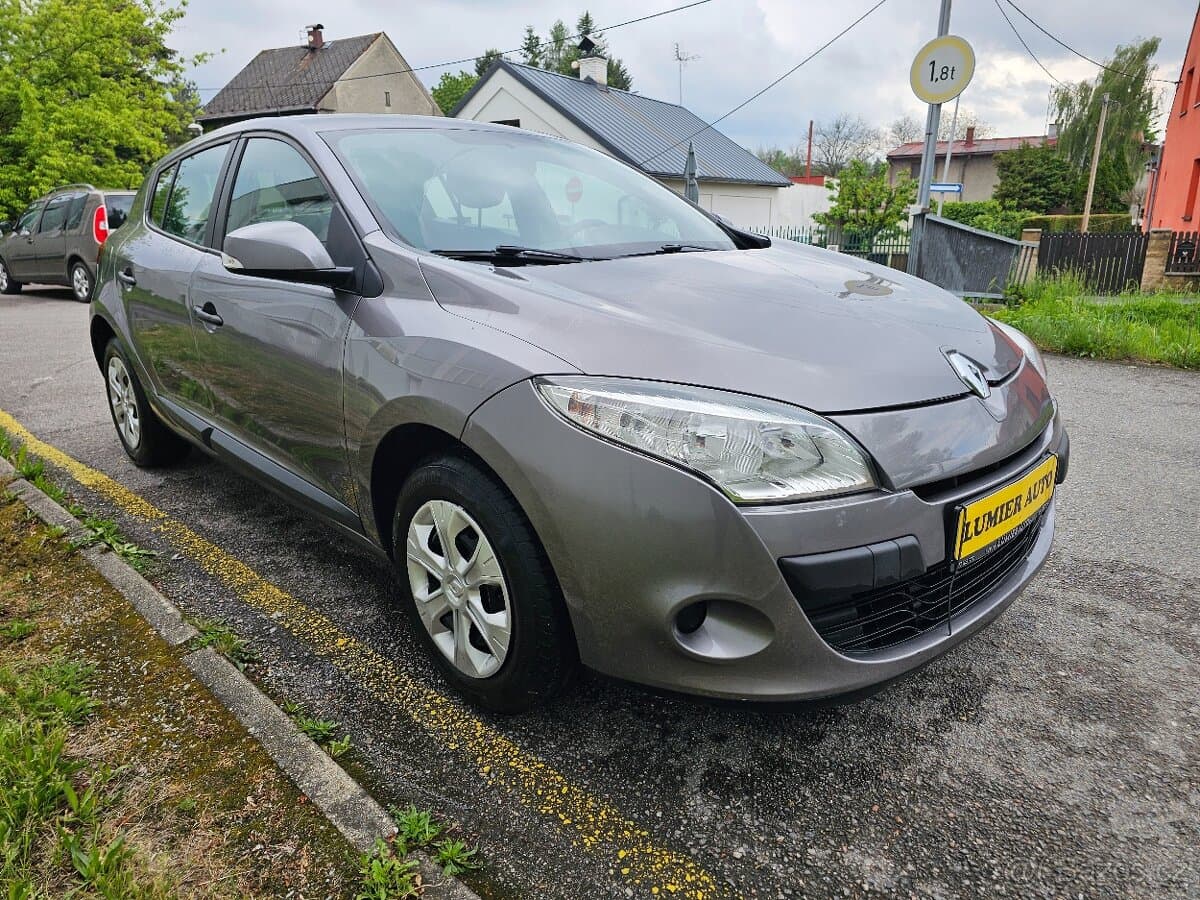 2010 Renault MEGANE - 7