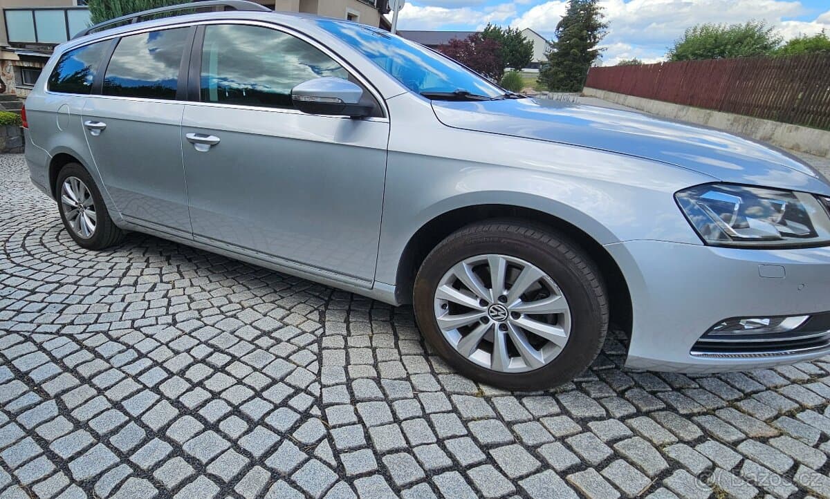 2011 Volkswagen PASSAT - 7