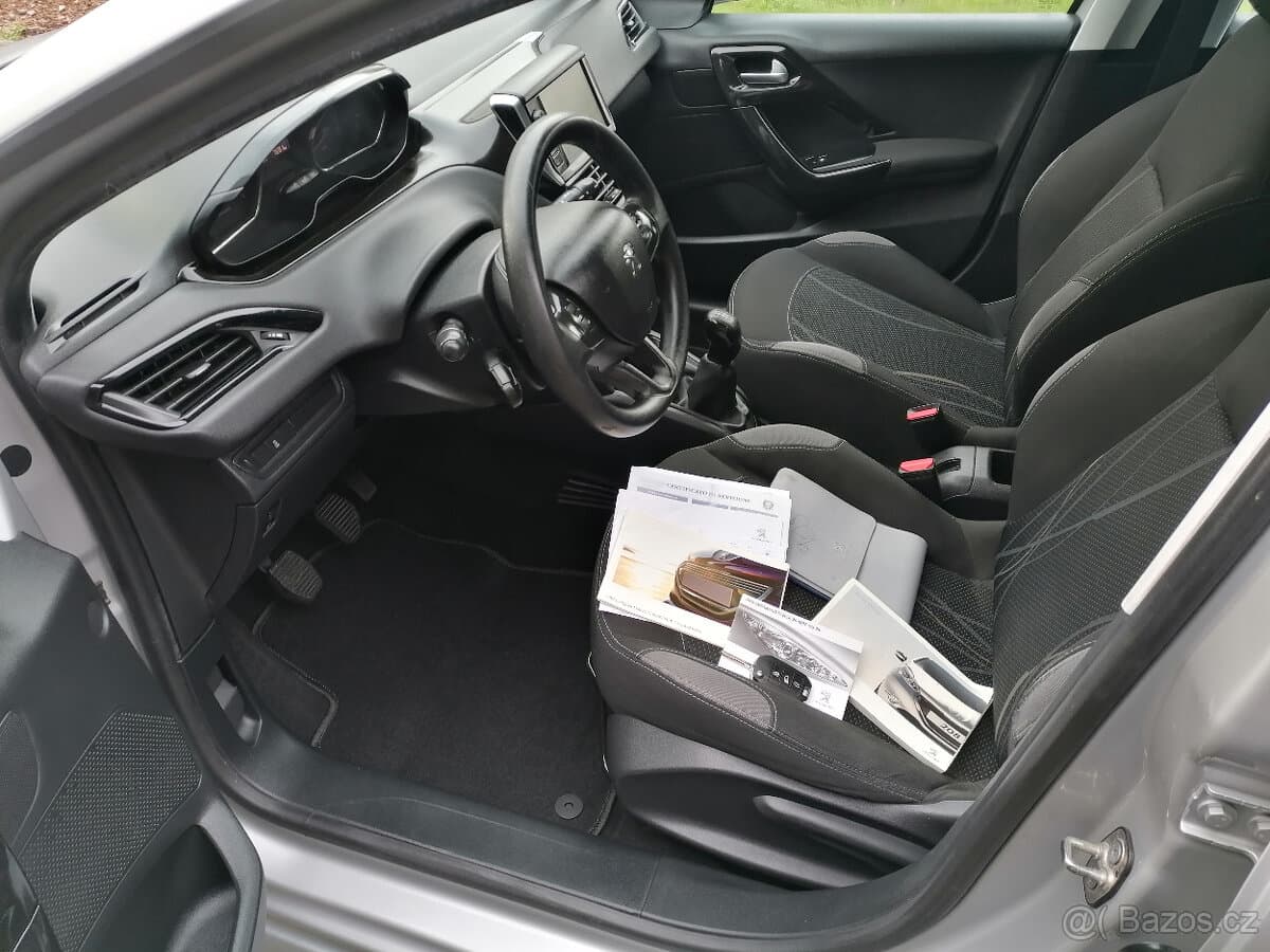 2013 Peugeot 208 - 7