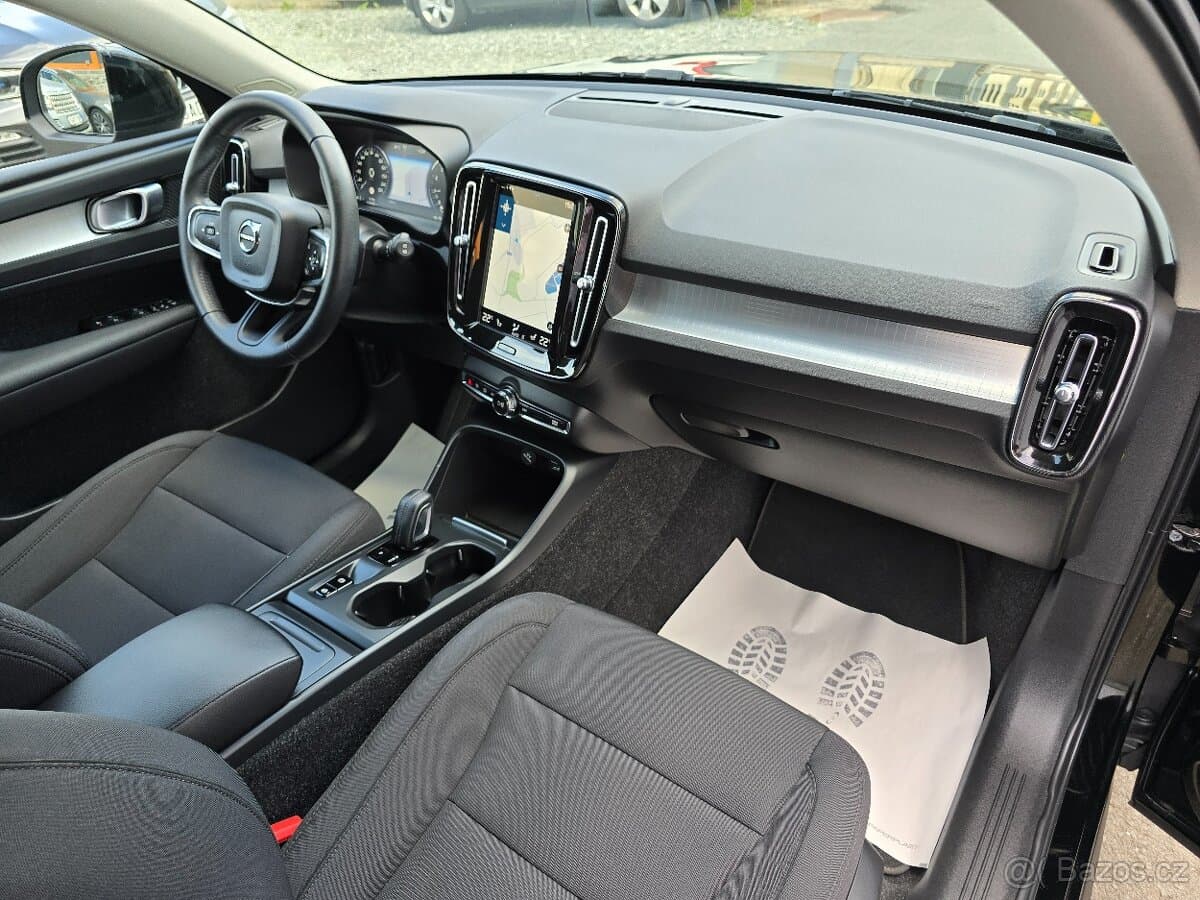 2021 Volvo XC40 - 7