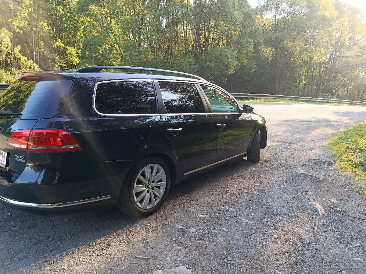 2012 Volkswagen PASSAT - 7