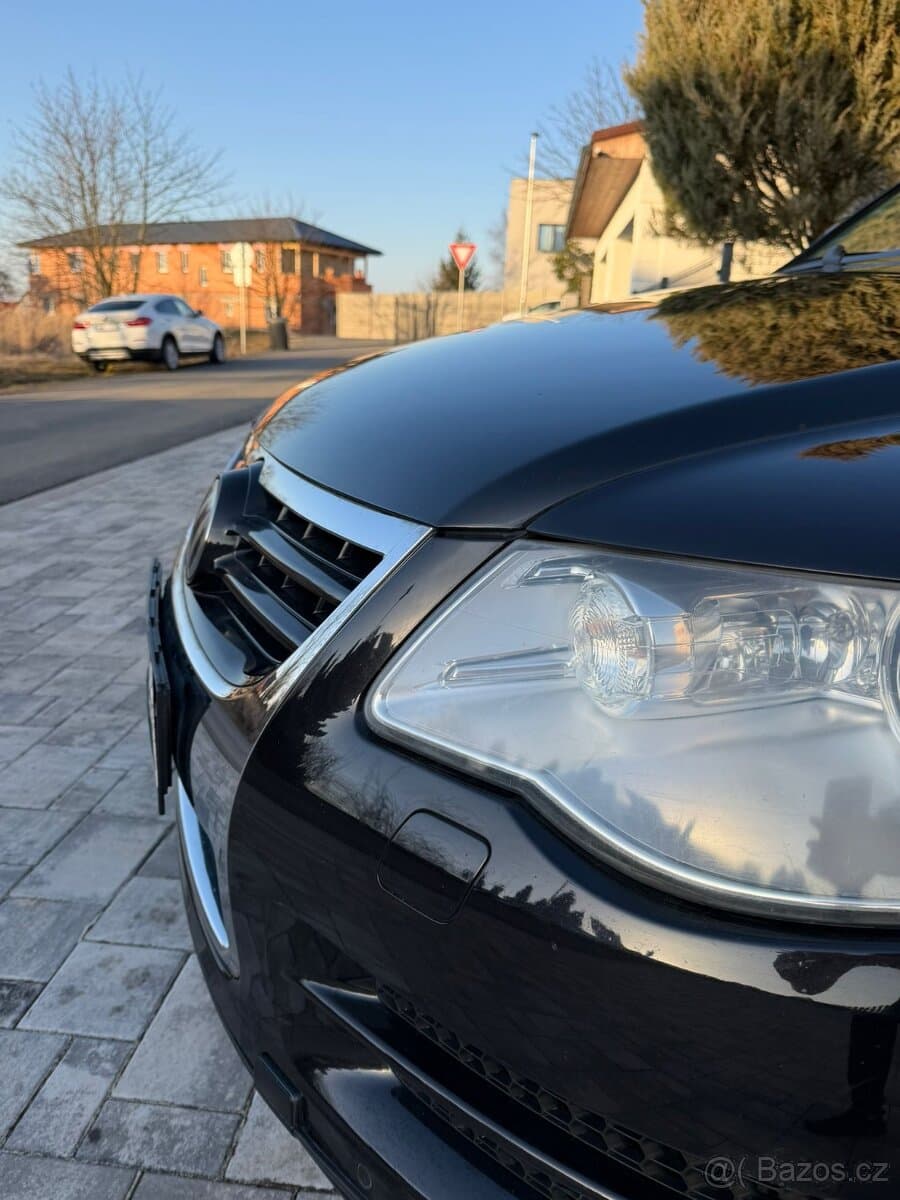 2010 Volkswagen TOUAREG - 7