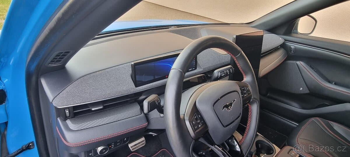 2022 Ford MUSTANG - 7