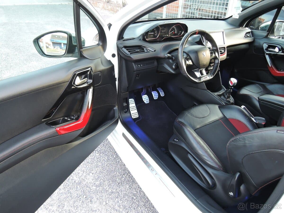 2013 Peugeot 208 - 7