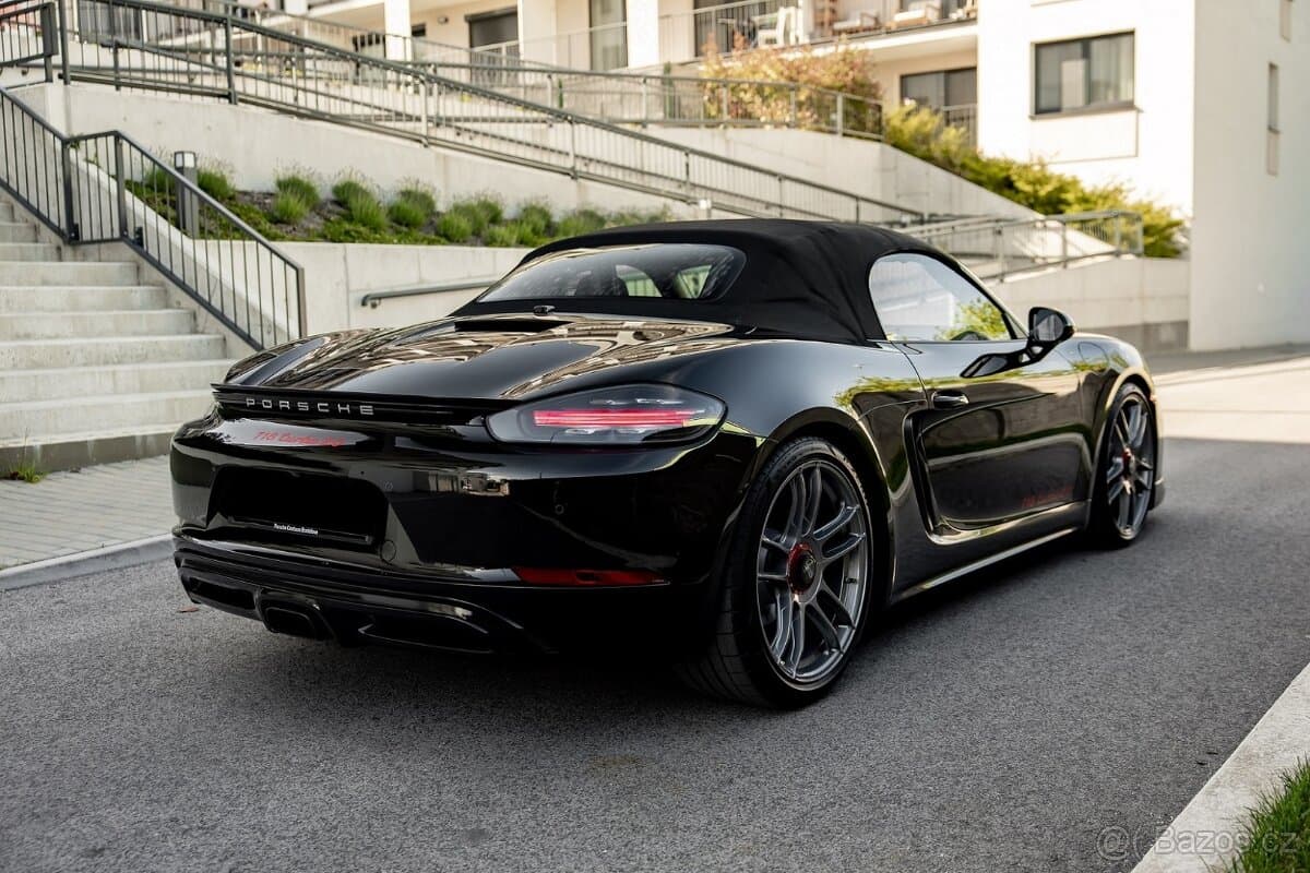 2017 Porsche 718 - 7