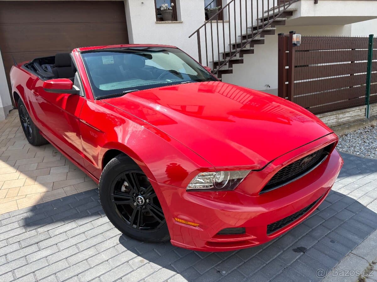 2013 Ford MUSTANG - 7