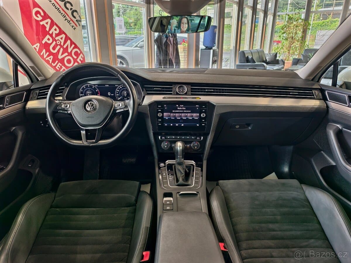 2019 Volkswagen PASSAT - 7