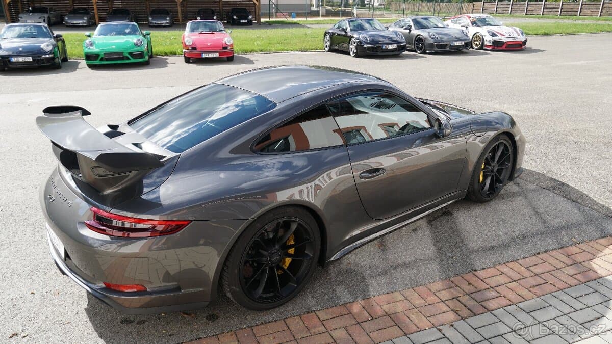 2017 Porsche 911 - 7