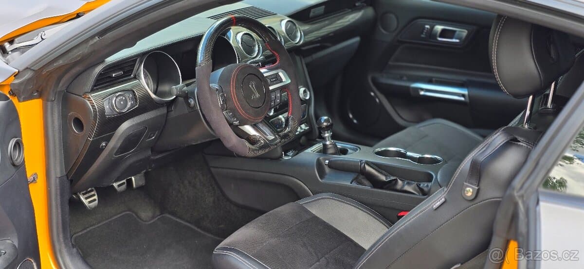 2018 Ford MUSTANG - 7