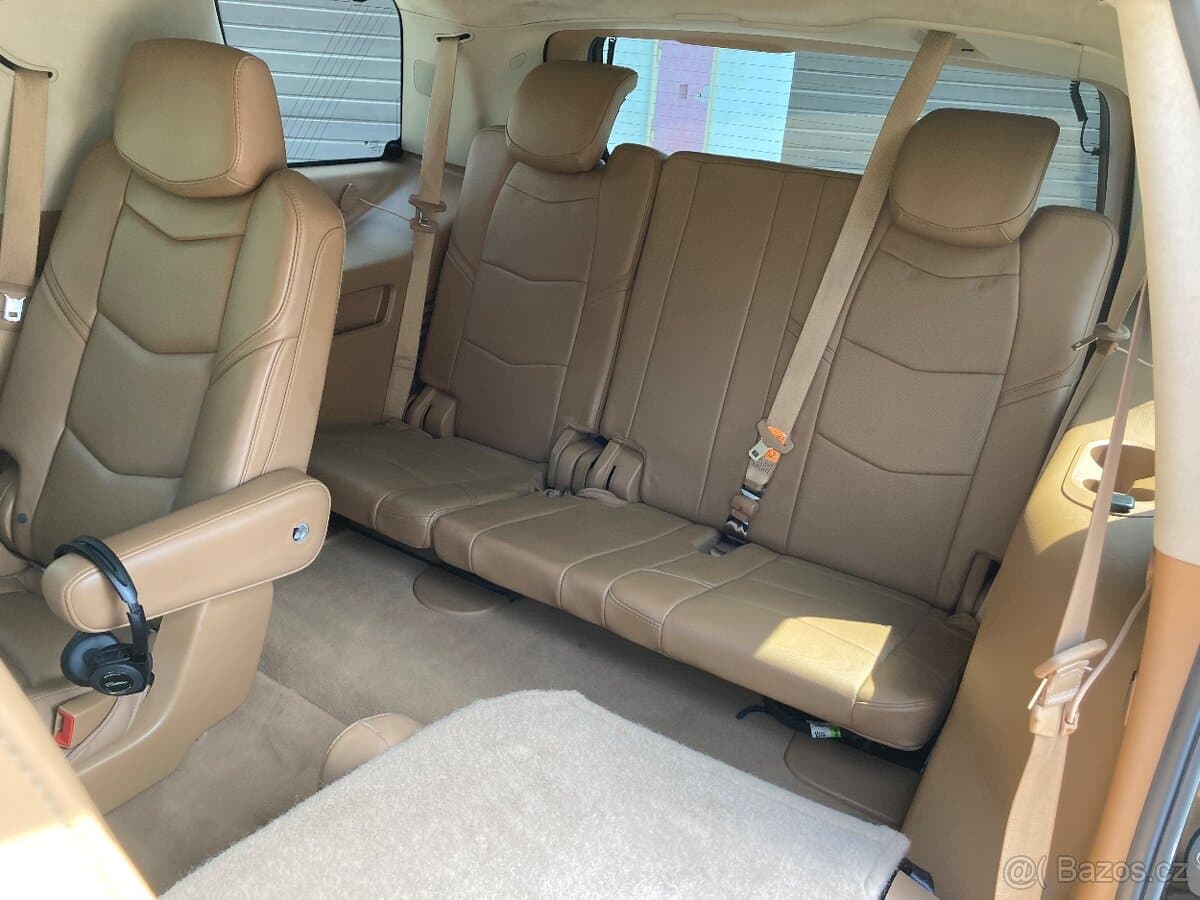 2015 Cadillac ESCALADE - 7